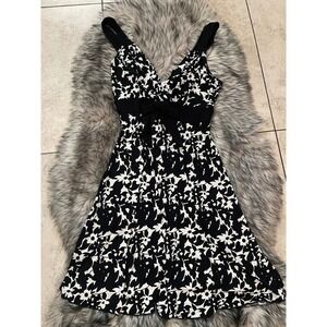 Body Central Floral Flowers Black White  Women's Dress Size Large Used